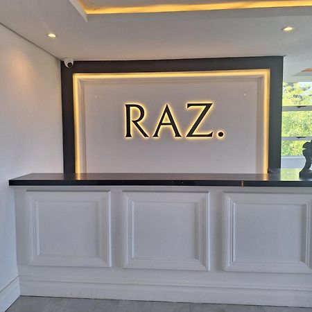 Zar Hotel Amanzimtoti Bagian luar foto