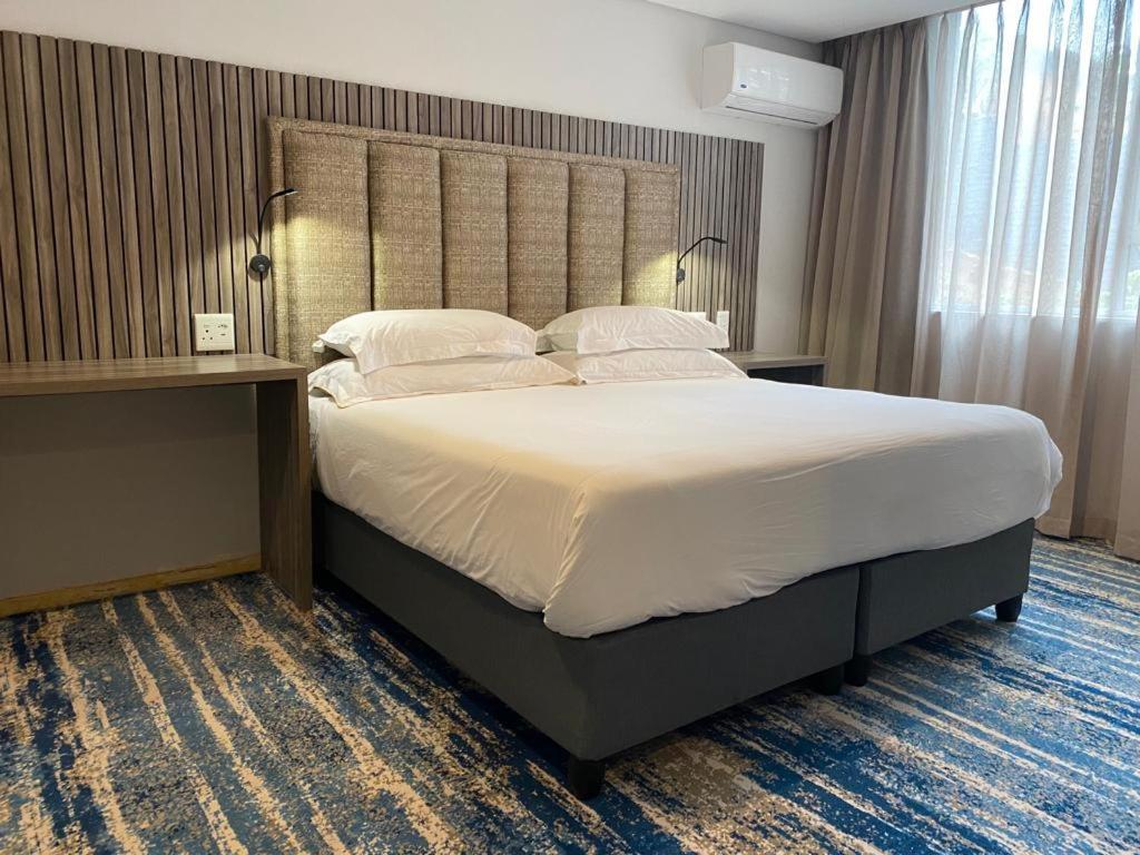Zar Hotel Amanzimtoti Bagian luar foto