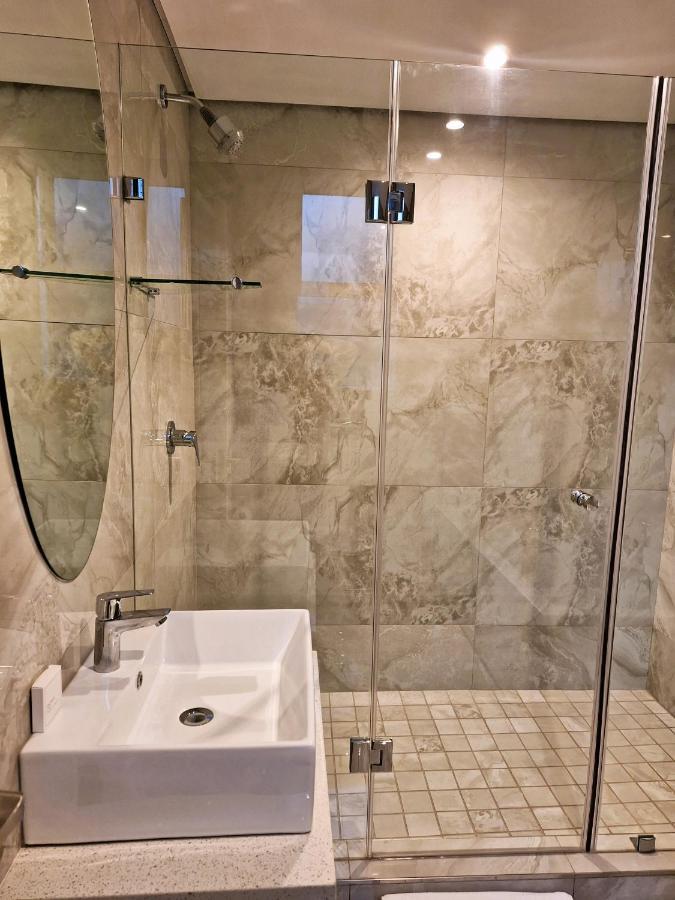 Zar Hotel Amanzimtoti Bagian luar foto