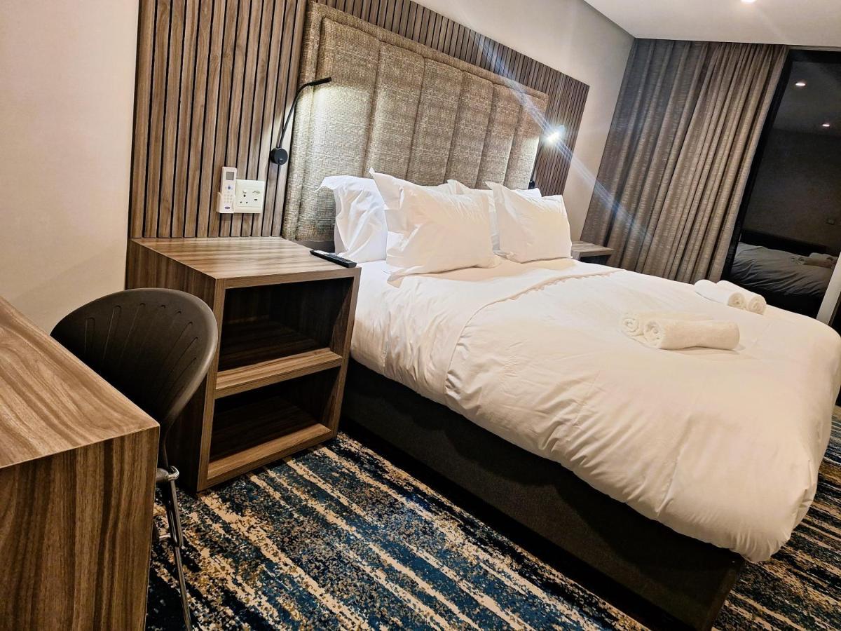 Zar Hotel Amanzimtoti Bagian luar foto