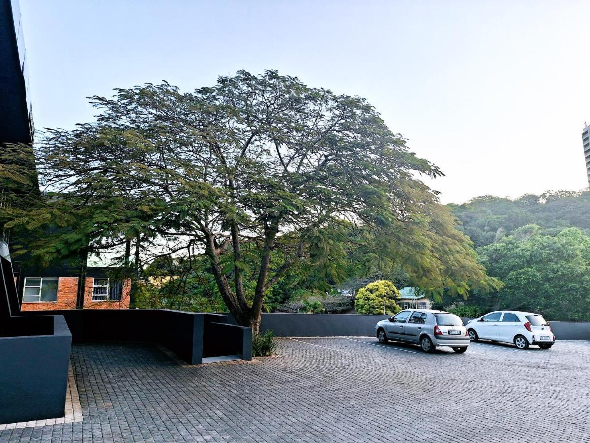 Zar Hotel Amanzimtoti Bagian luar foto