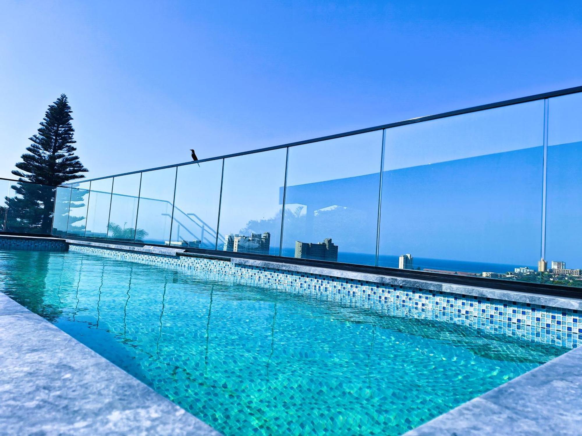Zar Hotel Amanzimtoti Bagian luar foto