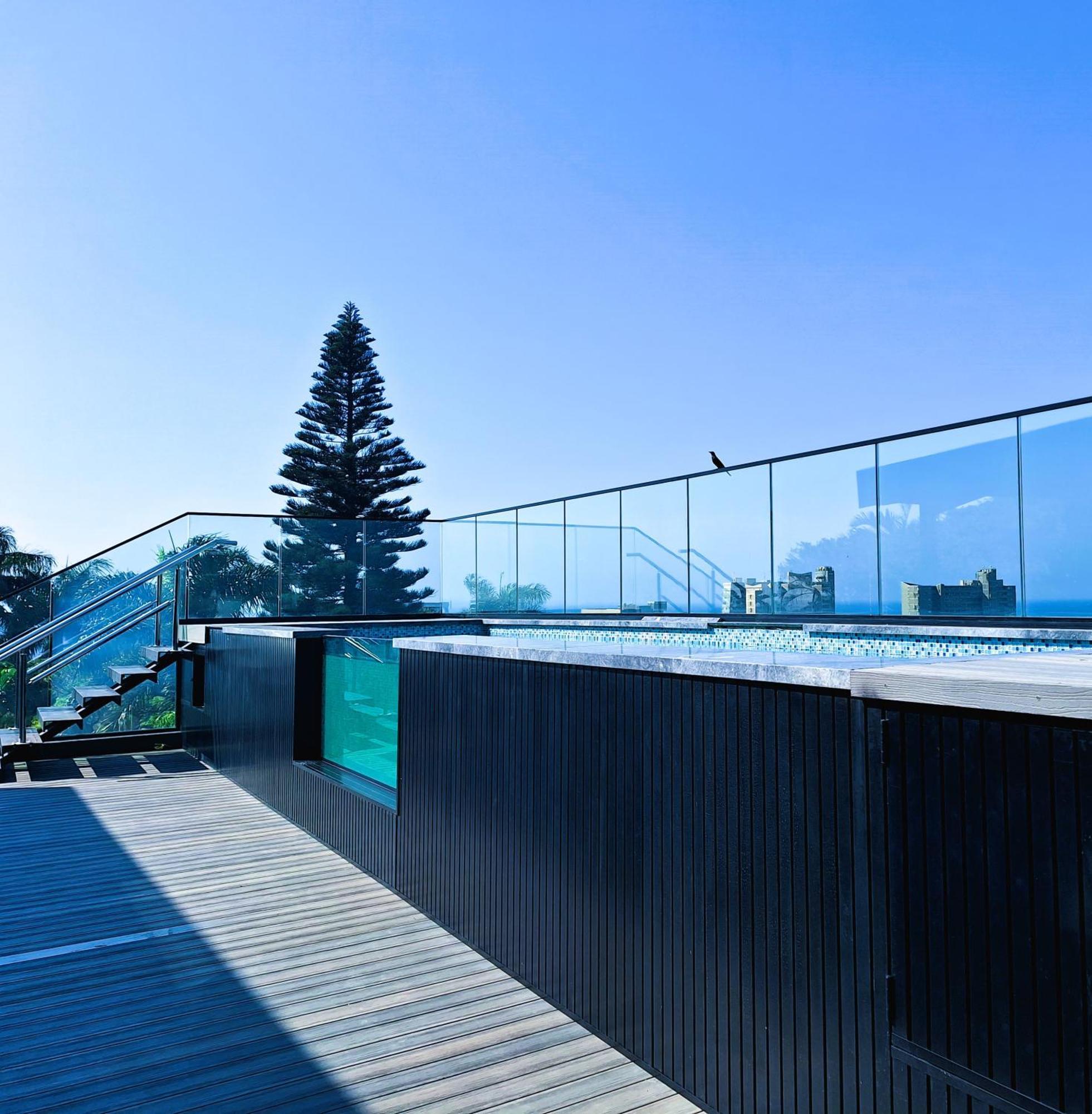 Zar Hotel Amanzimtoti Bagian luar foto